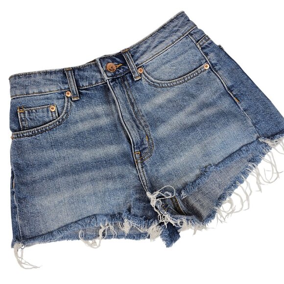 Womens 6 Light Blue Wash Distressed Festival Summer Raw Hem Jean Denim Shorts - Picture 1 of 10